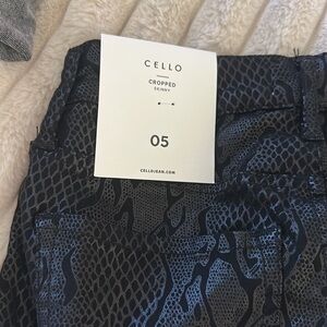 Cello size 5, cropped skinny, snakeskin, print, black pants